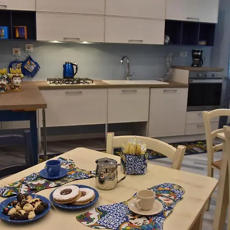 Marina Blu Alojamento de Acomodação e Pequeno-almoço Giardini Naxos