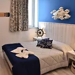 Oda ve Kahvaltı Marina Blu 4*